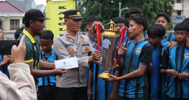 Turnamen Sepak Bola Kapolsek Palmerah Cup 2025 Ditutup, Future Stars Sebagai Pemenang