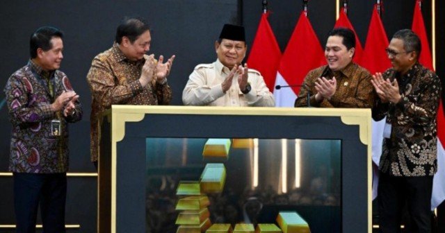 Presiden Prabowo Resmikan Layanan Bank Emas Pertama di Indonesia, Perkuat Kedaulatan Ekonomi