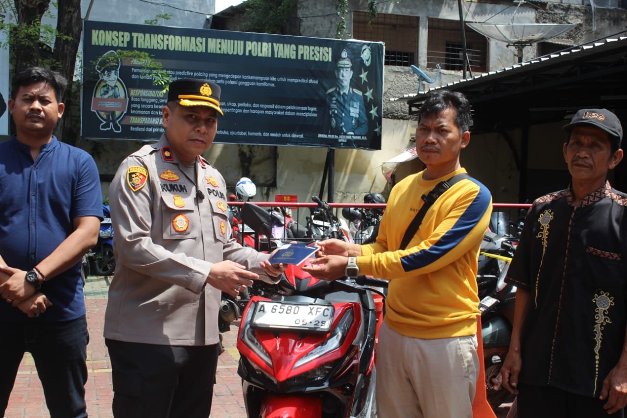 Motor Hilang Usai Dibegal, Satoni Tak Kuasa Ucap Syukur Motor Kesayangan Berhasil Ditemukan Polsek Tambora