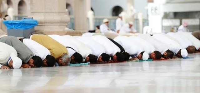 Panduan Lengkap Shalat Idul Fitri Disertai Niat dan Bacaan di Sela-sela Takbir