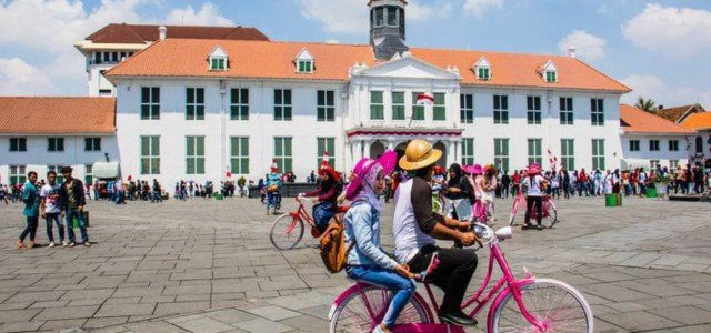 Aktivitas Komersial di Taman Fatahillah Disorot, Pengamat dan Organisasi Pedagang Desak Ketegasan Pemprov DKI