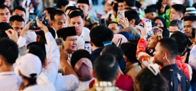 Silaturahmi Lebaran, Presiden Prabowo Sambut Ribuan Warga di Istana Kepresidenan Jakarta
