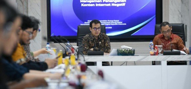 Lindungi Anak di Ruang Digital, Wamenkomdigi Nezar Patria: Platform Digital Perlu Satu Persepsi
