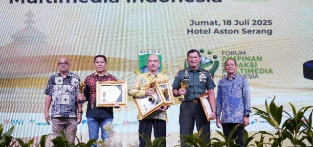Panglima TNI Raih Penghargaan Pemimpin Visioner di Pimred Award 2025