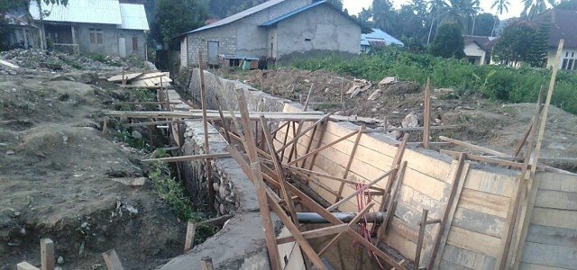 Satgas TMMD Kodim 1506/Namlea Terus Berupaya Meningkatkan Kualitas Infrastruktur di Desa Waenono