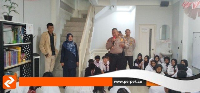 Polsek Penjaringan Gelar Penyuluhan Bahaya Narkoba di PKBM Mutiara Hati