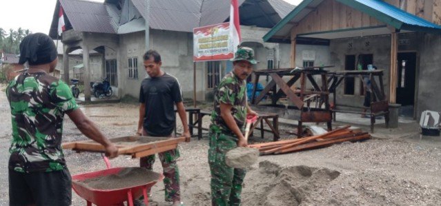 Satgas TMMD 125 Kodim 1506/Namlea: Rehab Rumah Tidak Layak Huni di Desa Leku Telah Mencapai 93 %