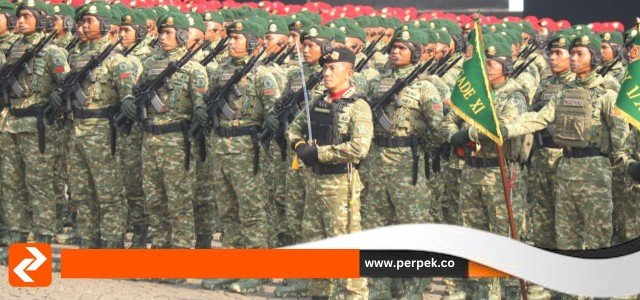 HUT TNI ke-80: Monas Bergemuruh! Adhi Makayasa Pimpin Pasukan, Alutsista Unjuk Gigi!