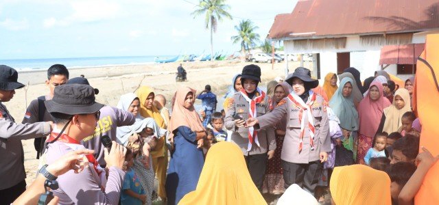 Mahasiswa STIK Angkatan 83 Laksanakan Trauma Healing bagi Anak-Anak Terdampak Banjir di Desa Seunuddon