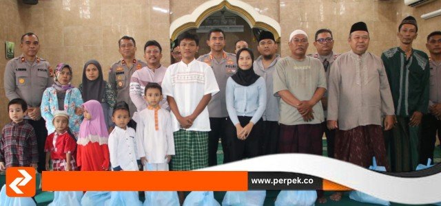 Kapolres Metro Jakarta Barat Gelar Jum’at Berkah di Masjid Nurul Amal Palmerah