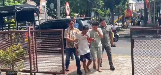 Dua Pelaku Jambret Kalung Emas di Kebon Jeruk Ditangkap Polisi