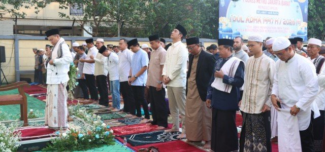 Polres Metro Jakbar Gelar Shalat Idul Adha 1447 H dan Penyerahan Hewan Qurban Penuh Kebersamaan