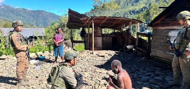 Satgas Damai Cartenz Perkuat Kedekatan dengan Warga melalui Patroli Dialogis di Talilime