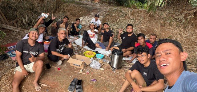 Warga Pesona Kahuripan 10 Blok E Bergotong Royong Bangun Lapangan Badminton