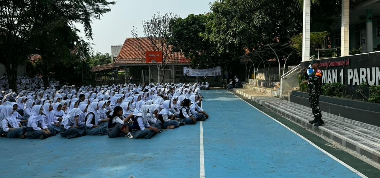 Danramil Parungpanjang Jadi Pembina Upacara di SMAN 1 Parungpanjang, Tanamkan Wawasan Kebangsaan